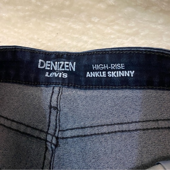 🍁Levi's Dark Blue High-Rise Ankle Skinny Jeans - Picture 5 of 8